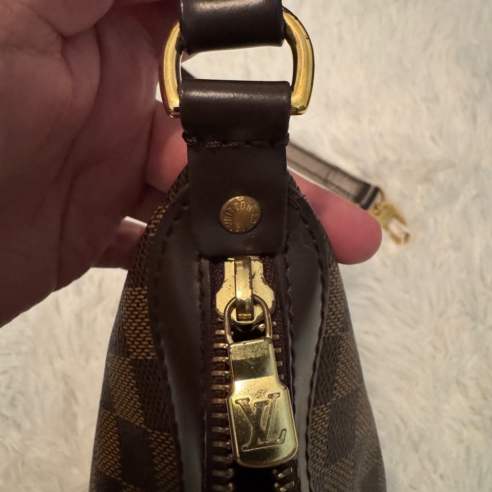 Louis Vuitton Illovo MM - Picture 7 of 15
